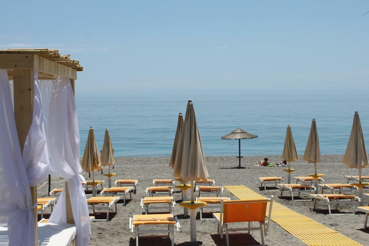 The Sea Rooms Letojanni Exterior photo