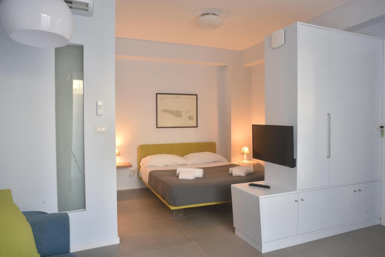 The Sea Rooms Letojanni Exterior photo